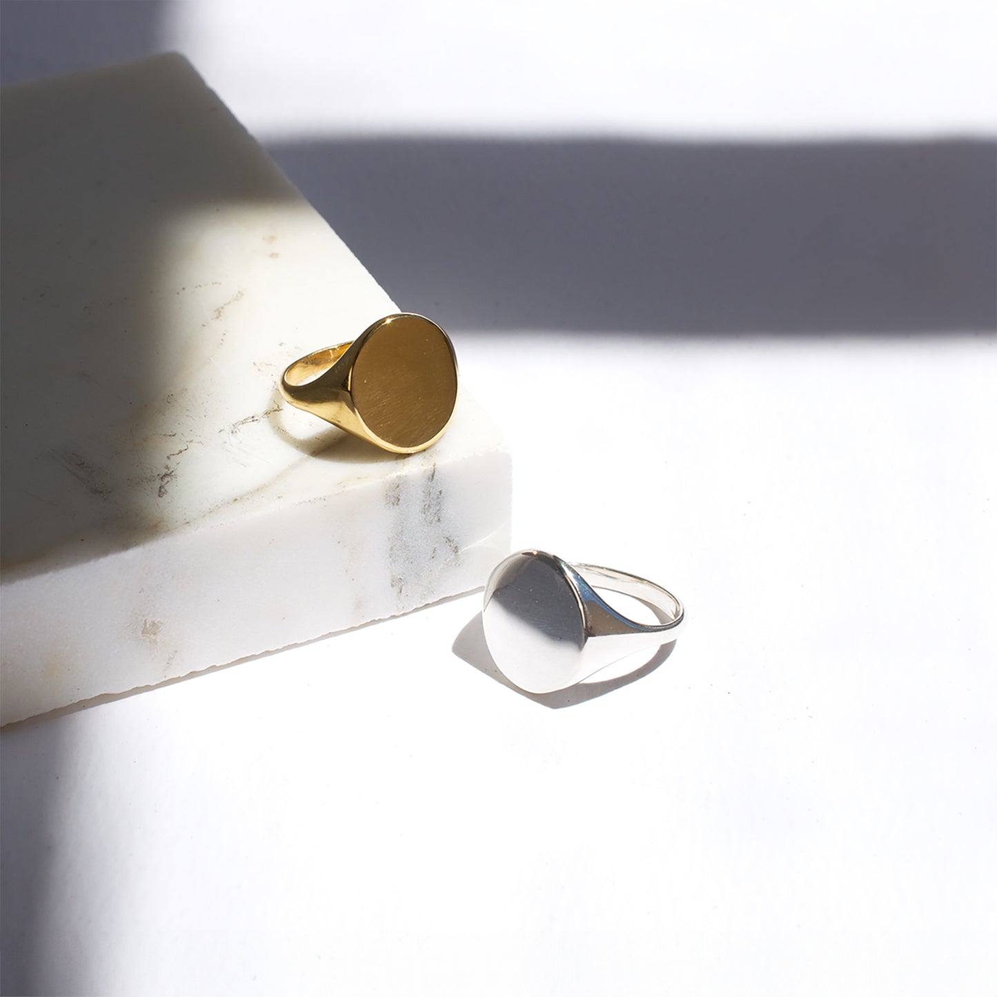 Large Oval Signet Ring | SMITH Jewellery
