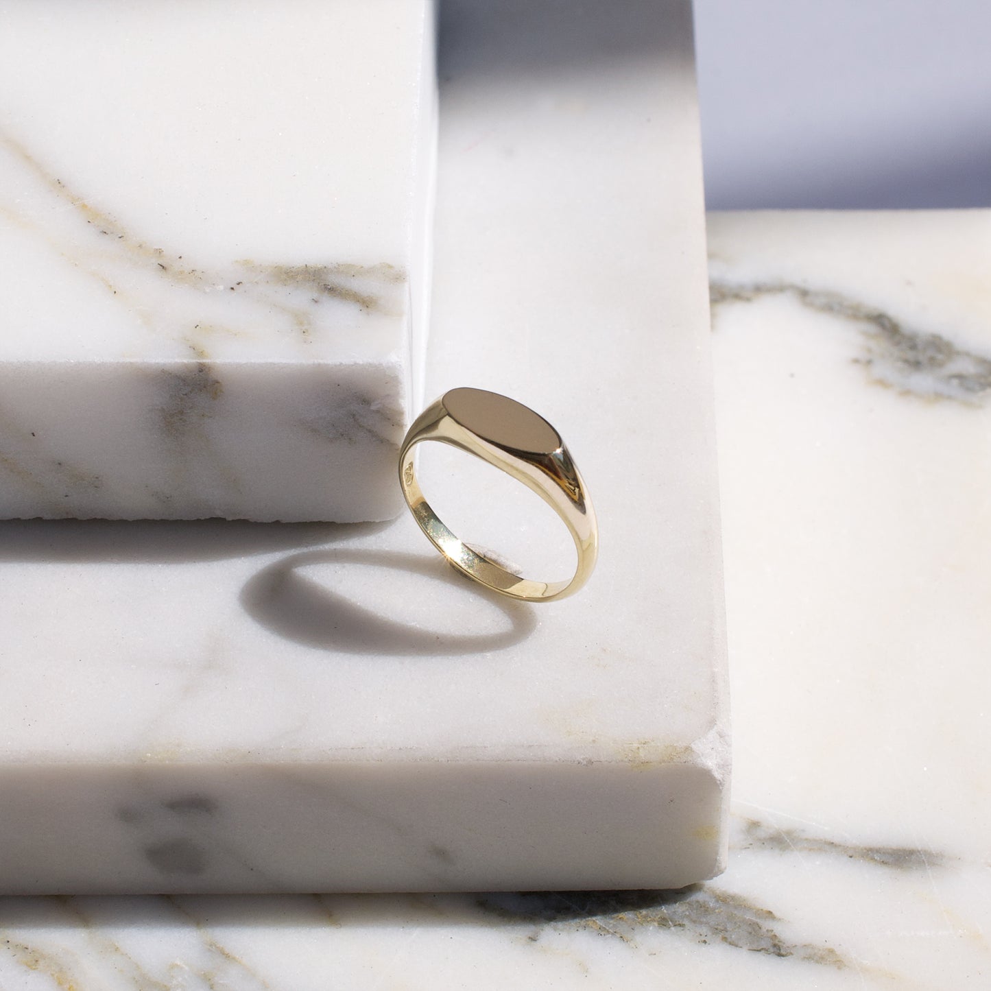Small Oval Signet Ring | SMITH Jewellery